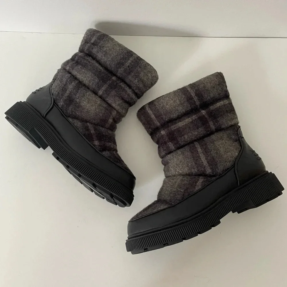 NEW Franco Sarto Jenze Cold Weather Boots Womens Size 7M Gray Plaid